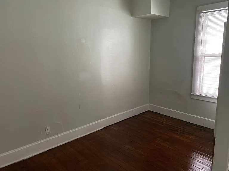 364 Oldham Ave — Photo 13