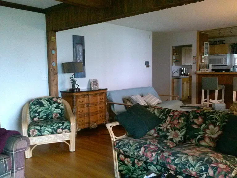 Living to sitting/dining/kitchen