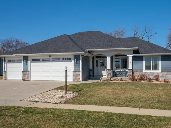 738 Willow Bend DRIVE, Waterford, WI 53185
