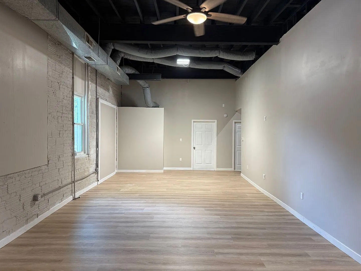 2 bed/1 bath Apartments Pittsburgh, PA 15226 — Photo 3