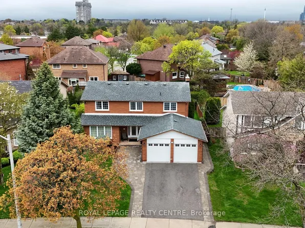 757 Damien Way, Mississauga, ON L5C 3C3