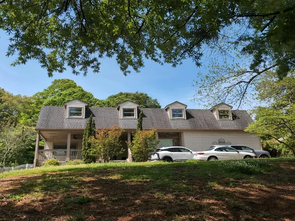 645 Maple Dr, Griffin, GA 30224