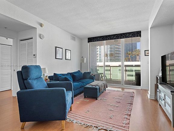 3rd image of 500 NE 29th St APT 803