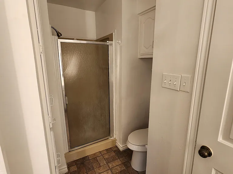 429 Benjamin St — Photo 13