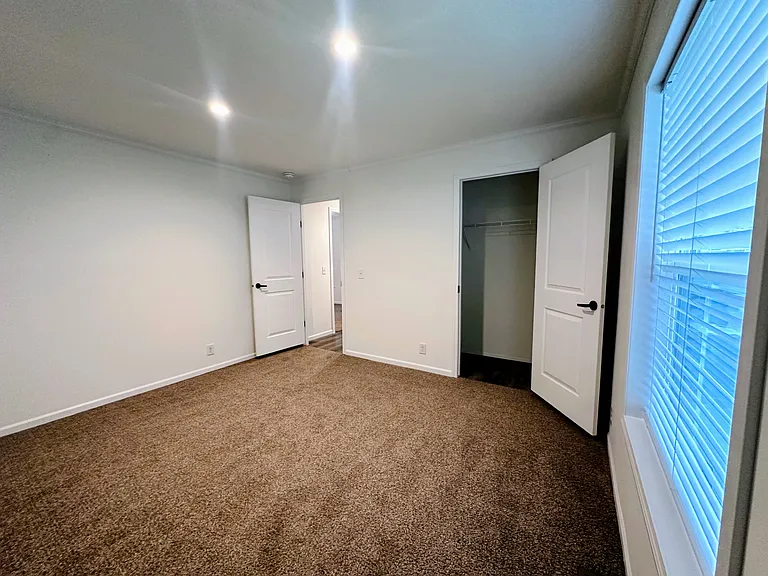 Hunters Glen — Photo 31