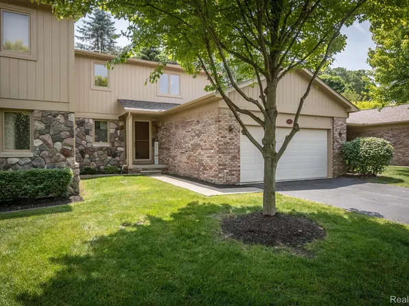 29455 Sylvan Ln #3, Farmington, MI 48334