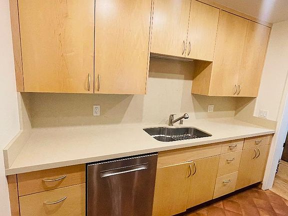 4th image of 150 Alma St APT 210