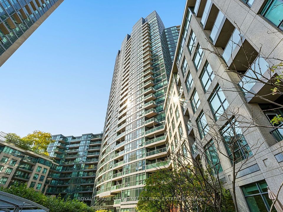 1st image of 231 Fort York Blvd #123