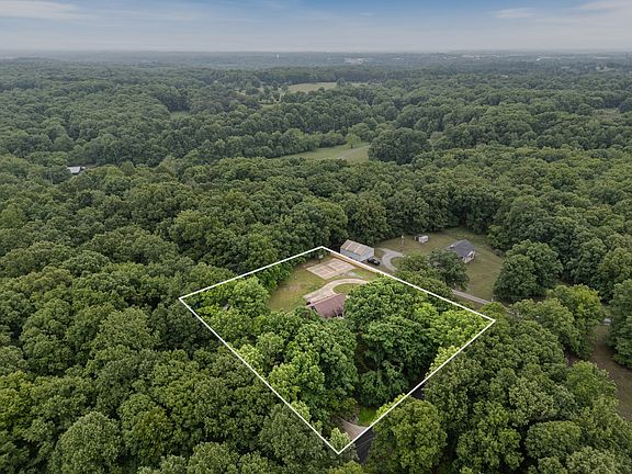 3rd image of 216 Rouse Rd