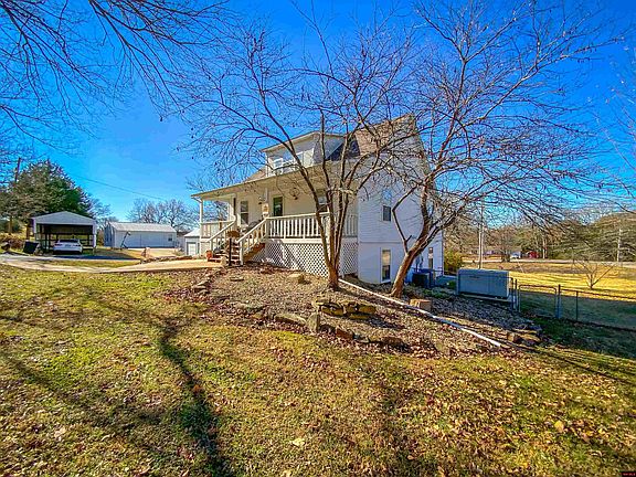 2nd image of 1220 Park Ln