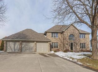 313 Orchard Ln, Green Bay, WI 54301