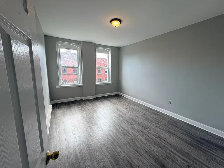 393-399 Main St #405 — Photo 4