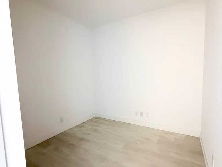 75 James St S #824-921 — Photo 5