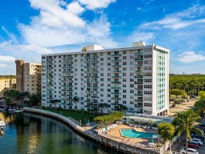 2841 NE 163rd St APT 706, North Miami Beach, FL, 33160