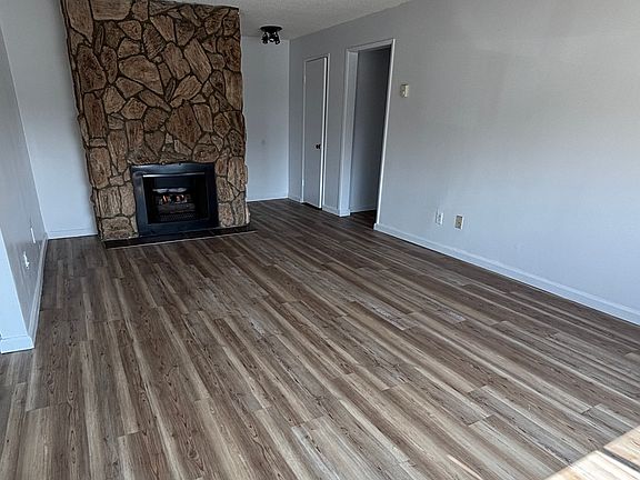 2nd image of 1814 S Bundy Dr APT 1