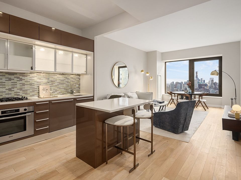 1st image of 75 Wall St APT 33A