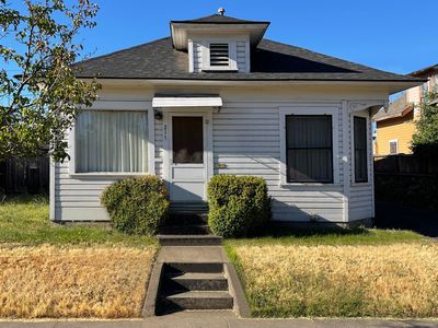 215 W Jackson St, Medford, OR, 97501