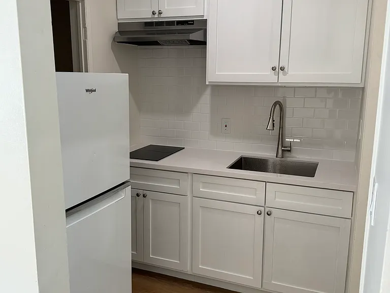 14924 Roscoe Blvd #1A — Photo 8