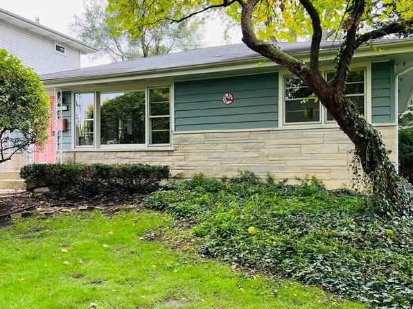 425 Colfax Ave, Clarendon Hills, IL 60514