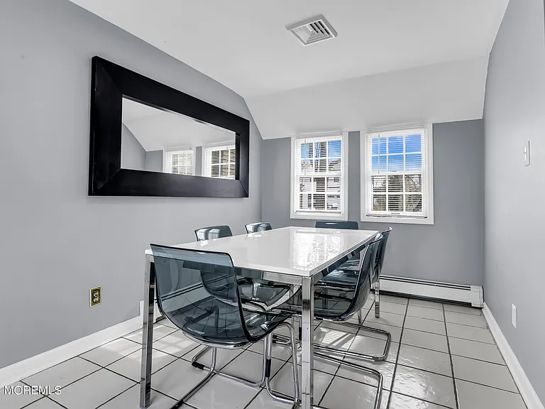 329 Yorke Ave — Photo 6