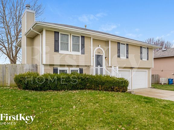 2nd image of 709 E 16th St