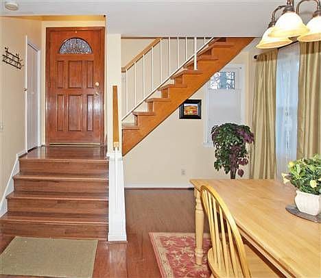 3rd image of 4806 Fairfax Dr