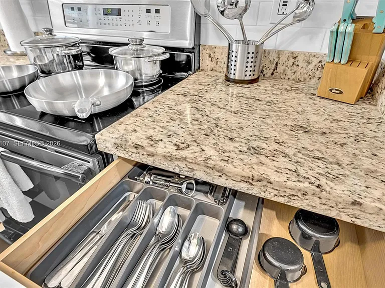 10002 E Bay Harbor Dr #2 — Photo 11