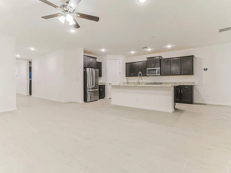 4576 W Hannah St — Photo 4