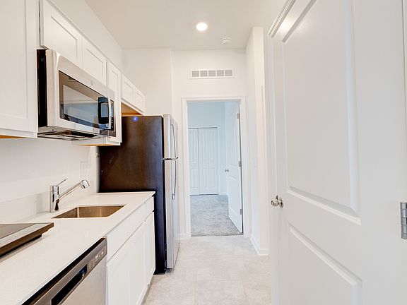 2nd image of 165 Adventure Ave #B