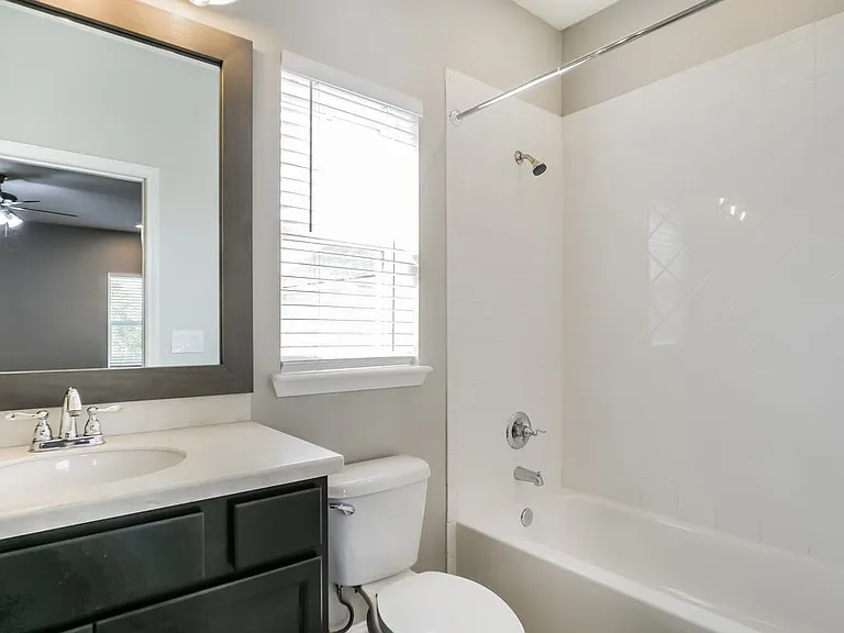 124 Willow Lake Dr — Photo 15