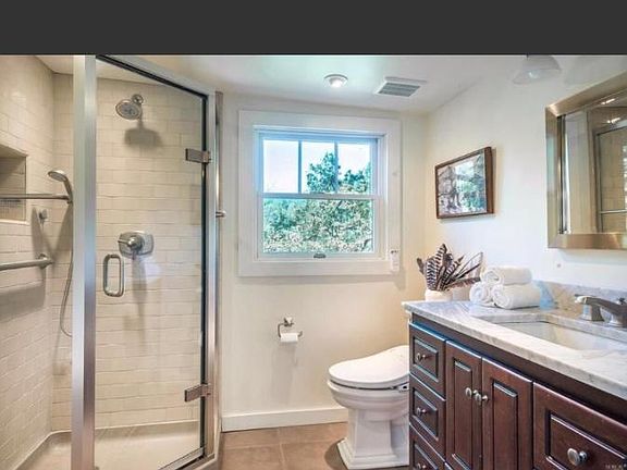 4th image of 18151 Hillcrest