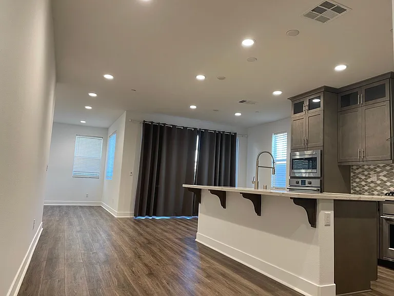 12256 Chorus Dr — Photo 3