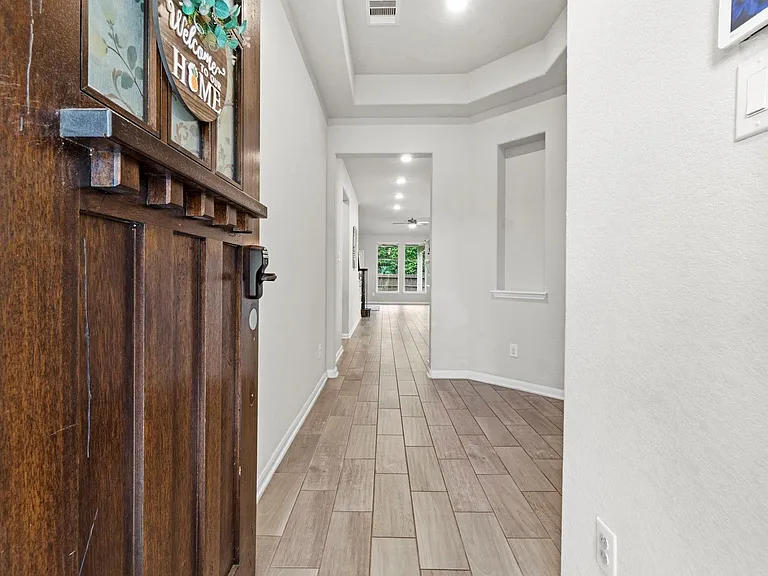 4551 Overlook Bend Dr — Photo 2