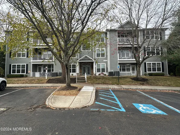 605 St Andrews Place, Manalapan, NJ 07726