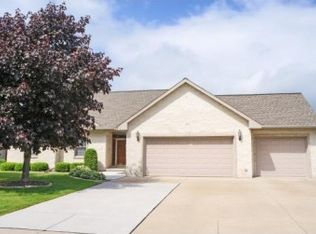 537 Baleshare Rd, Green Bay, WI 54313