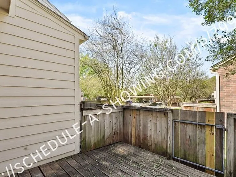 2930 Grants Lake Blvd — Photo 9