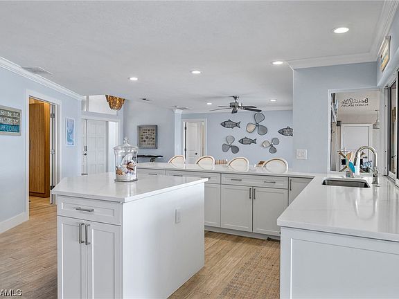 5th image of 5414 Pelican Blvd