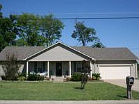 1st image of 910 Sandra St