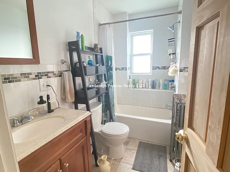 67 Kinnaird St #1 — Photo 14