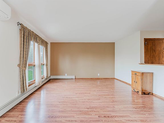 5th image of 5154 Village Rd