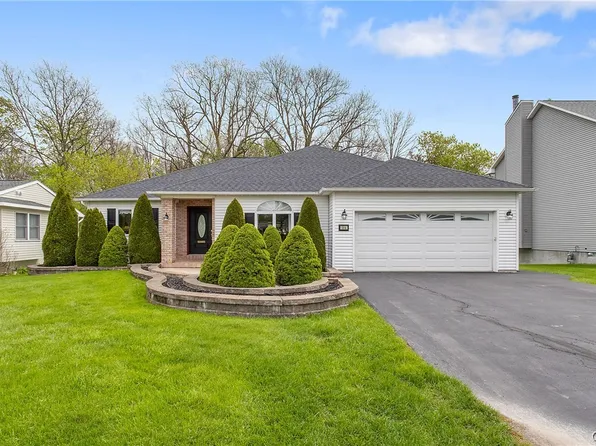 504 Blueberry Ln, Syracuse, NY 13219