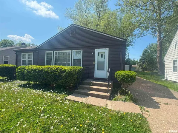 511 16th Ave N, Clinton, IA 52732