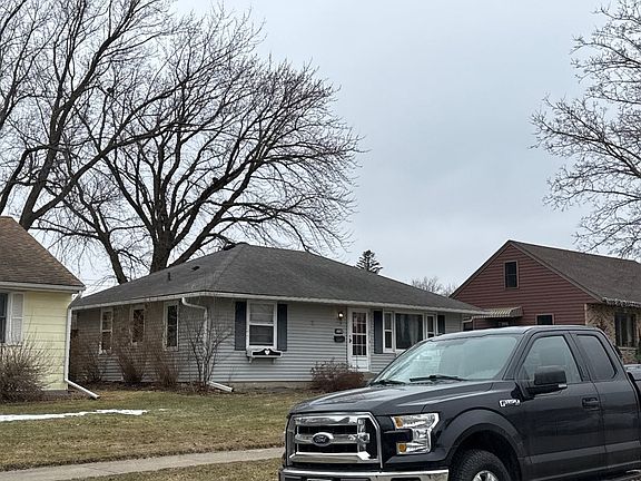 3rd image of 1803 3rd Ave NW