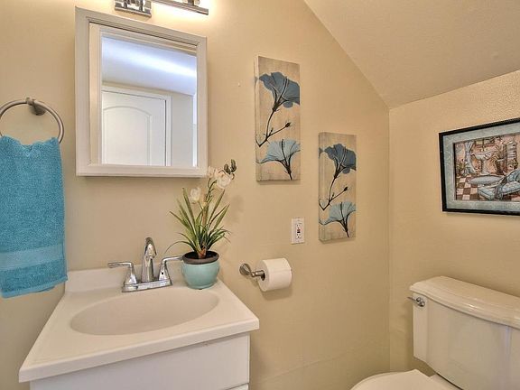 3rd image of 837 Whitefir Ln