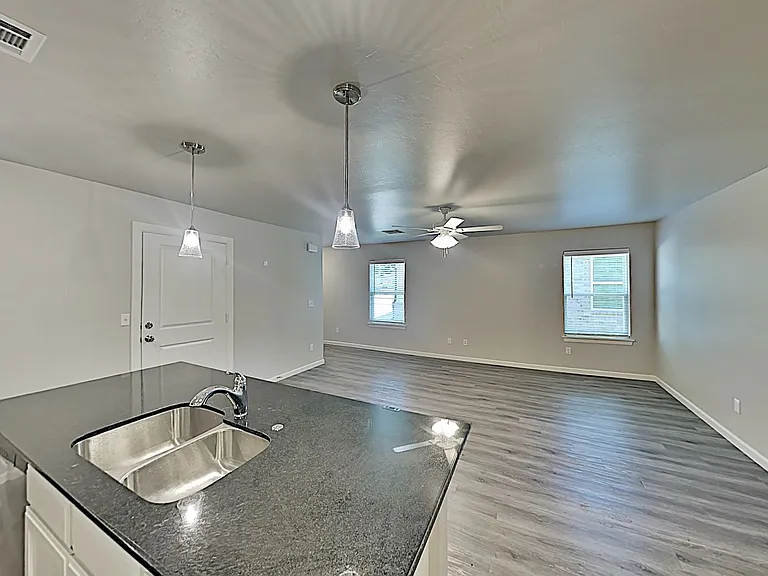 11205 Howard Dr — Photo 6