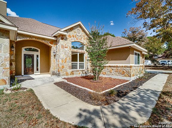 4th image of 414 Rosewood Dr