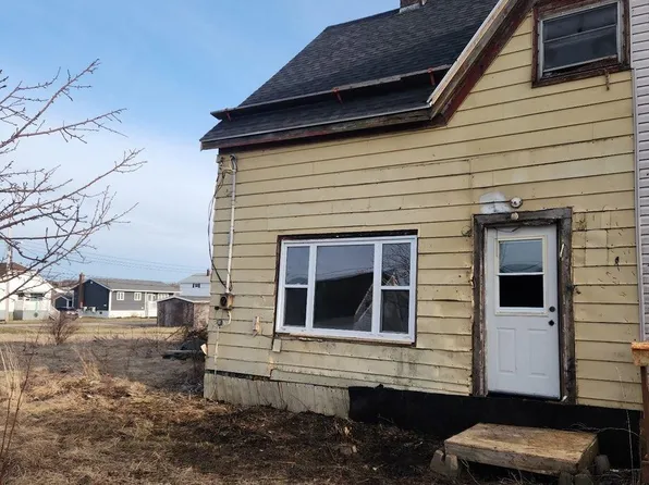 94 Dorchester St, Glace Bay, NS B1A 3P4
