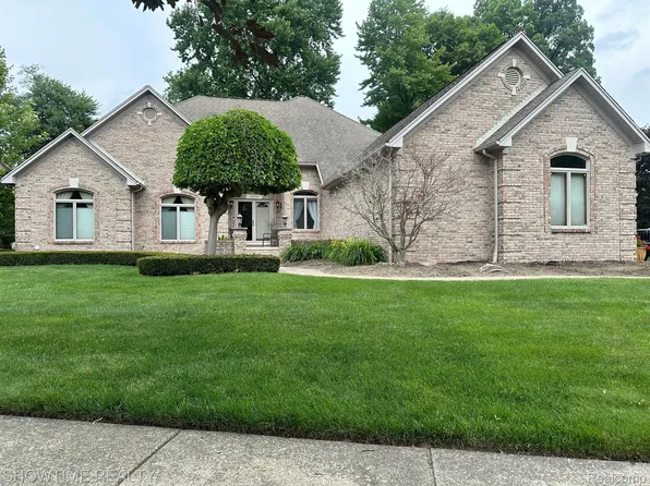 14179 Bournemuth Dr, Shelby Township, MI 48315