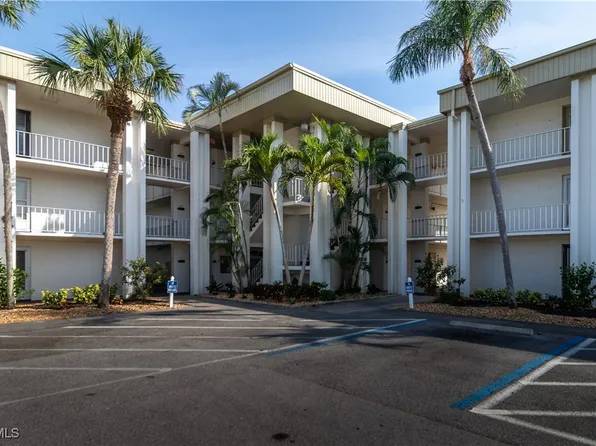 1624 Pine Valley Dr APT 310, Fort Myers, FL 33907