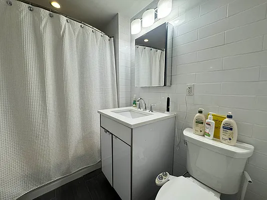 Rented by NY Space Finders Inc. | media 10